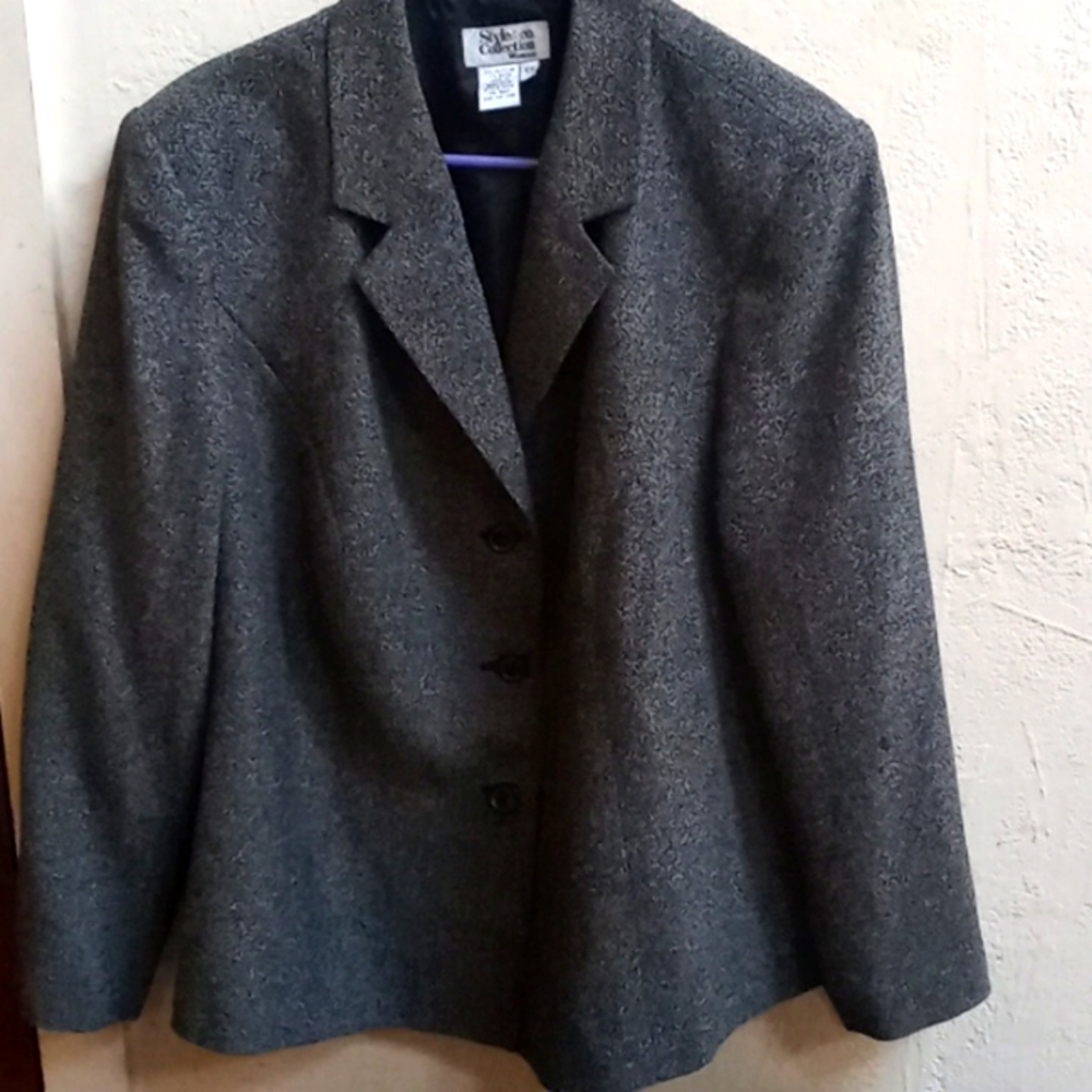 Women's Jacket Size 16W in Black